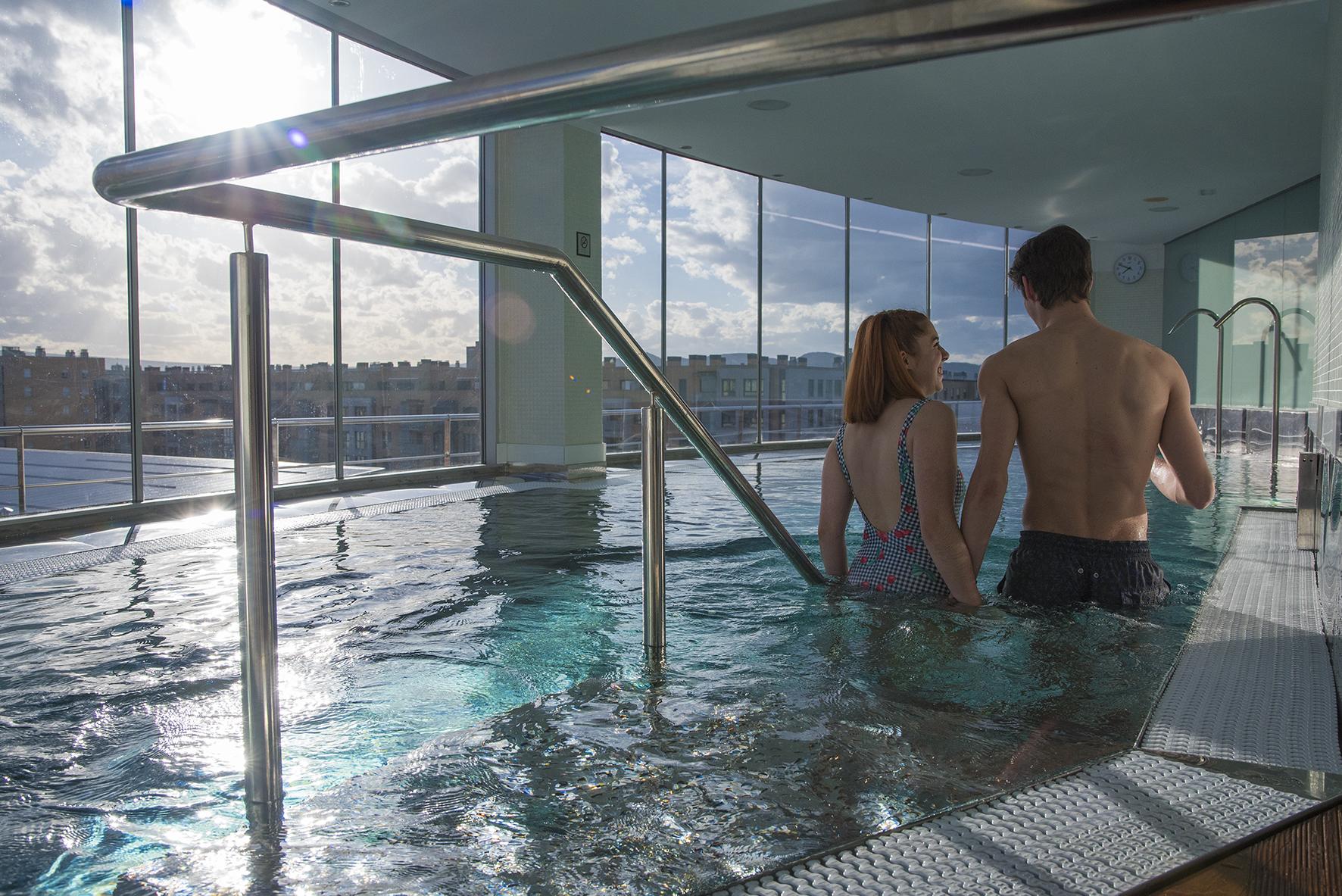 Gran Hotel Lakua Vitoria-Gasteiz Kültér fotó The pool at the 2012 London Aquatics Centre