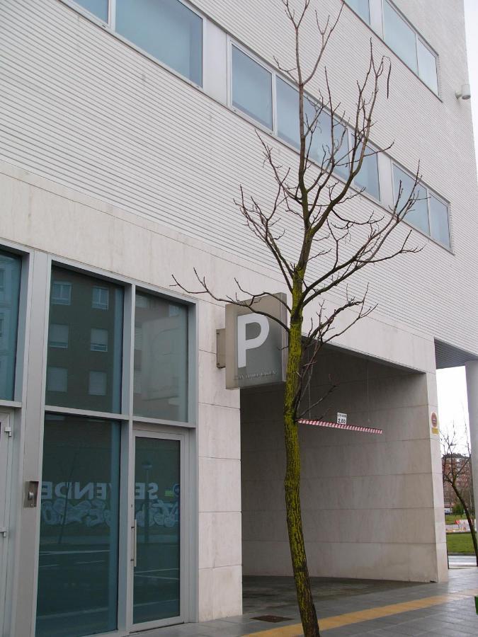 Gran Hotel Lakua Vitoria-Gasteiz Kültér fotó The P-sign
