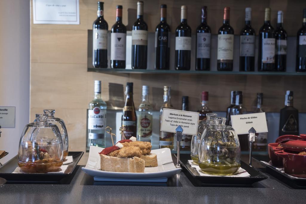 Gran Hotel Lakua Vitoria-Gasteiz Kültér fotó A selection of sherry