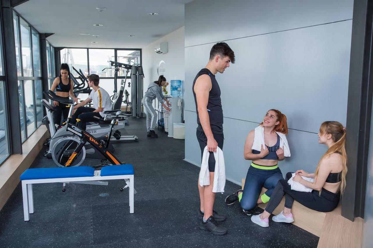 Gran Hotel Lakua Vitoria-Gasteiz Kültér fotó The gym at the University of Novi Sad